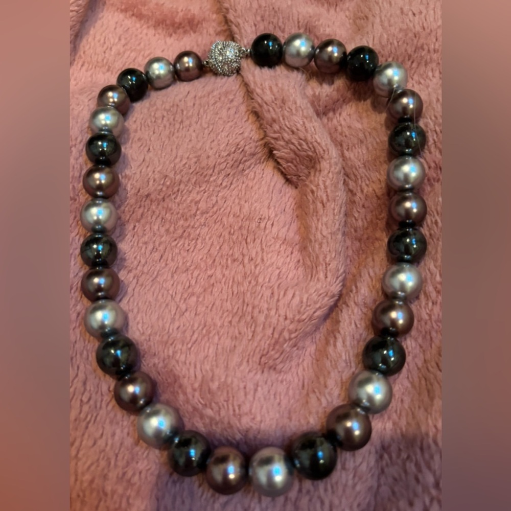 Premier Designs Necklace Silver Plated Faux Pearls 16 1/4 in W Magnetic Closure